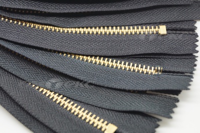 18см молнии джинсовые №322 черный авт. т4 латунь - купить в Владикавказе. Цена: 28.62 руб.